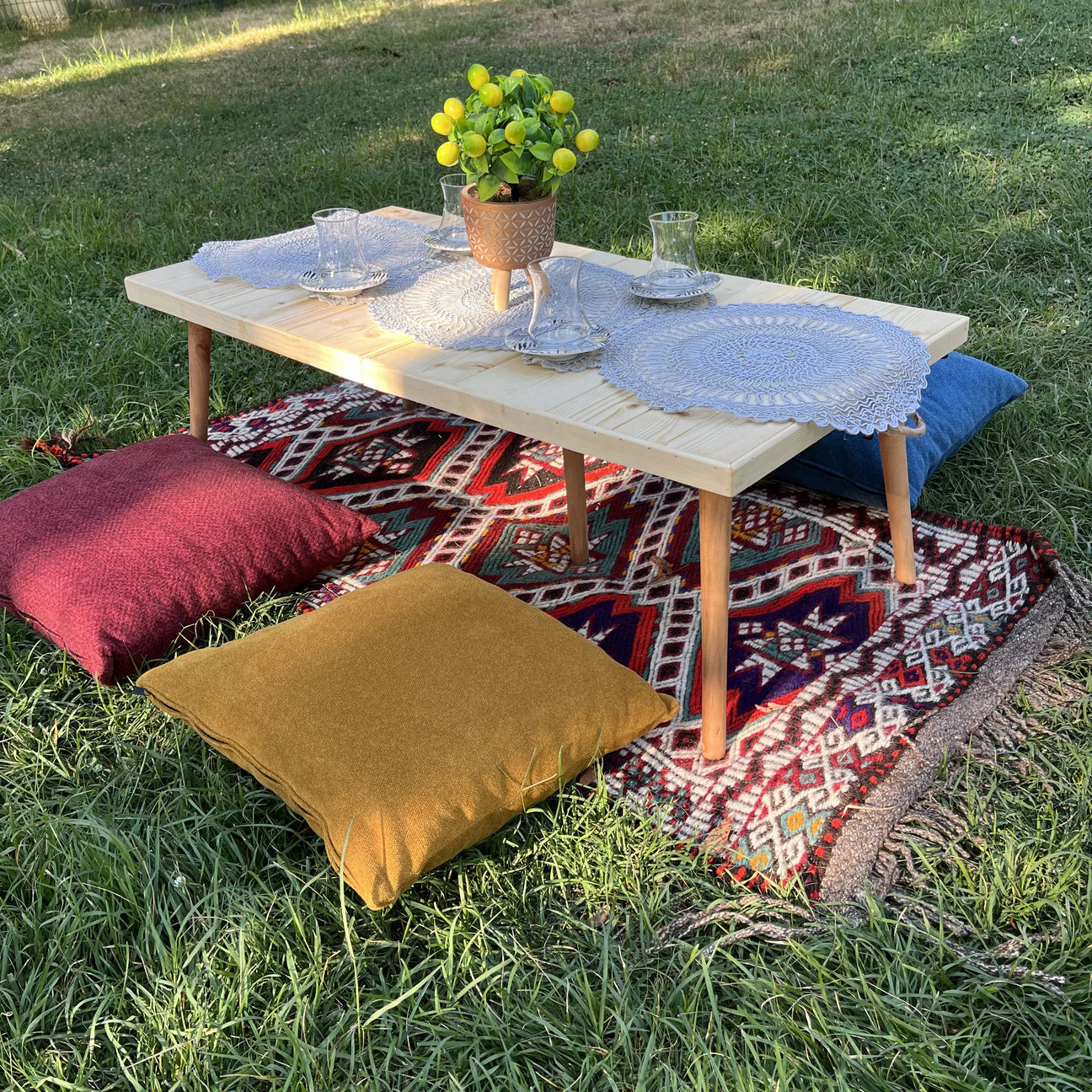 Trail Table Collection | Round-Legs
