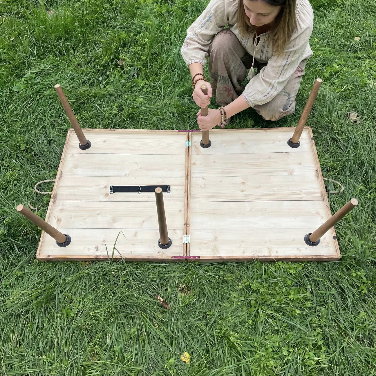Gathering Table Collection | Round Leg