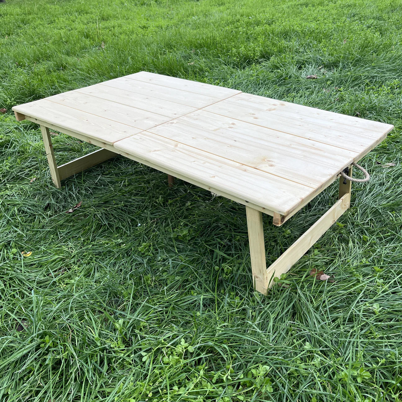 Gathering Table Collection | Built-in Legs