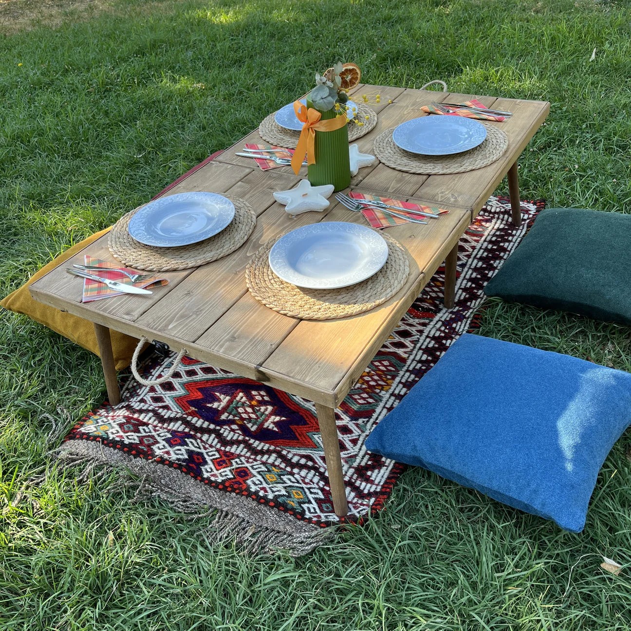 Gathering Table Collection | Round Leg