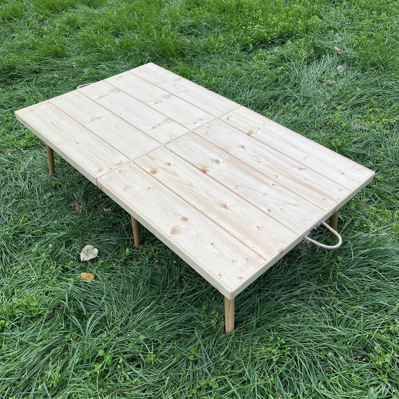 Gathering Table Collection | Round Leg